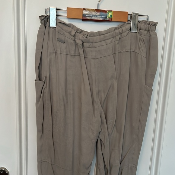 Wilfred size small pants - Picture 4 of 4